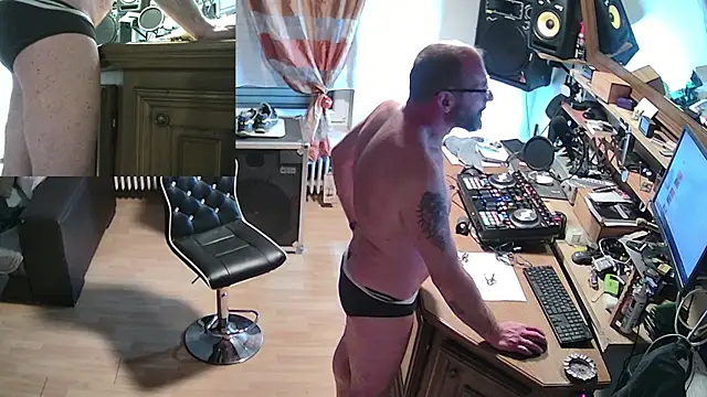 Snapshot of rosaeichel chatting on February 12, 2026, 2:06 am rosaeichel online show from February 12, 2026, 2:06 am