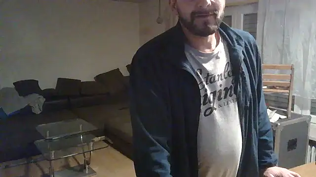 Snapshot of rosaeichel chatting on March 1, 2026, 1:51 am rosaeichel online show from March 1, 2026, 1:51 am