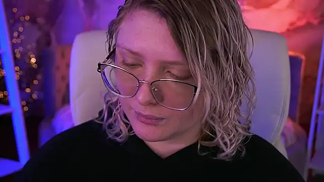 CoolTatis online show from February 9, 2026, 2:10 pm