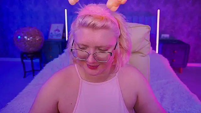 CoolTatis online show from April 4, 2026, 7:39 am