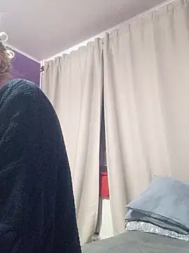 Snapshot of BritneyHudson chatting on October 13, 2025, 1:38 am BritneyHudson online show from October 13, 2025, 1:38 am