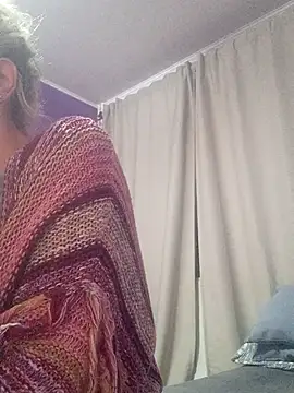 Snapshot of BritneyHudson chatting on October 18, 2025, 1:30 am BritneyHudson online show from October 18, 2025, 1:30 am