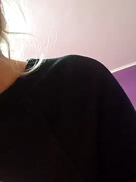 Snapshot of BritneyHudson chatting on October 21, 2025, 3:46 pm BritneyHudson online show from October 21, 2025, 3:46 pm