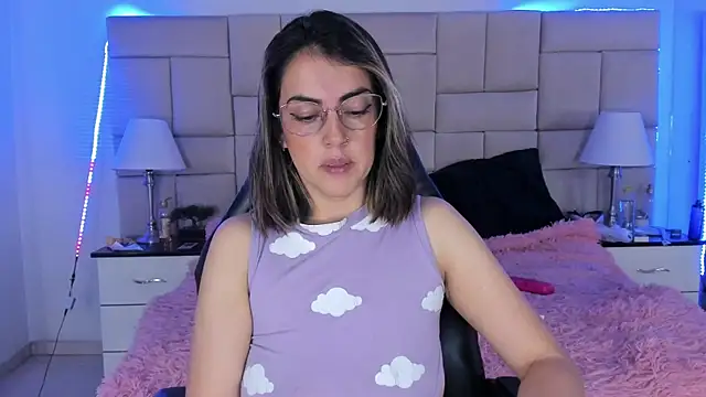 IsisLoveyes  online show from December 12, 2024, 2:04 am