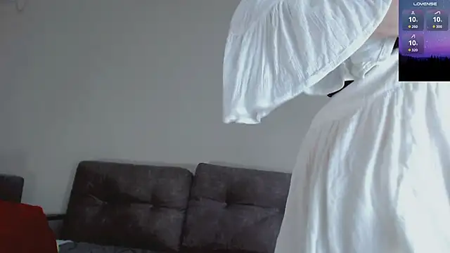 Snapshot of Amina_Barbarian chatting on November 8, 2025, 6:07 pm Amina Barbarian online show from November 8, 2025, 6:07 pm