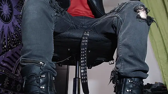 Dicaprioo  online show from December 19, 2024, 12:45 am