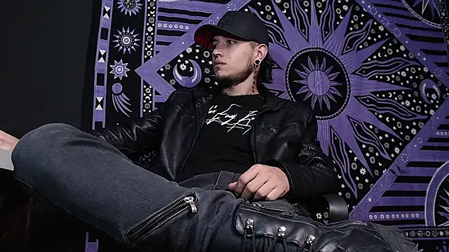 Dicaprioo  online show from January 28, 2025, 9:29 pm