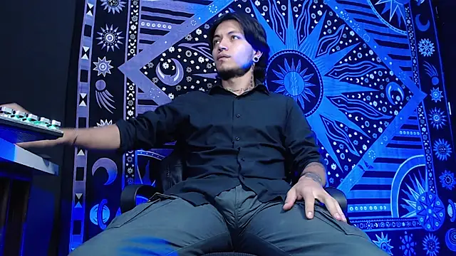 Dicaprioo  online show from February 11, 2025, 4:56 pm