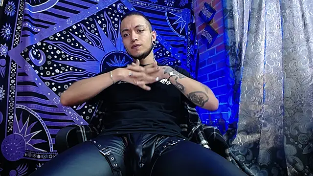 Dicaprioo  online show from October 3, 2025, 6:49 pm