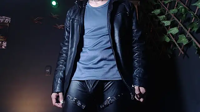 Dicaprioo  online show from October 18, 2025, 10:43 pm