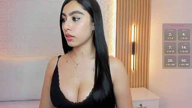 Snapshot of Emily_roux chatting on February 24, 2026, 10:41 pm Emily roux online show from February 24, 2026, 10:41 pm