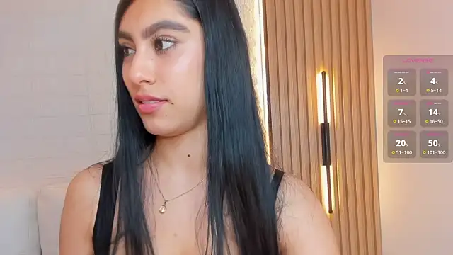 Snapshot of Emily_roux chatting on February 25, 2026, 10:30 pm Emily roux online show from February 25, 2026, 10:30 pm