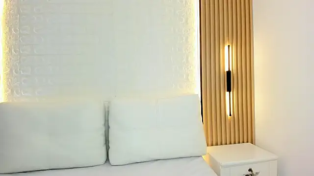 Snapshot of Emily_roux chatting on March 8, 2026, 3:16 pm Emily roux online show from March 8, 2026, 3:16 pm