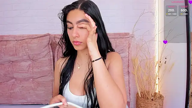 Snapshot of Emily_roux chatting on March 12, 2026, 12:06 am Emily roux online show from March 12, 2026, 12:06 am