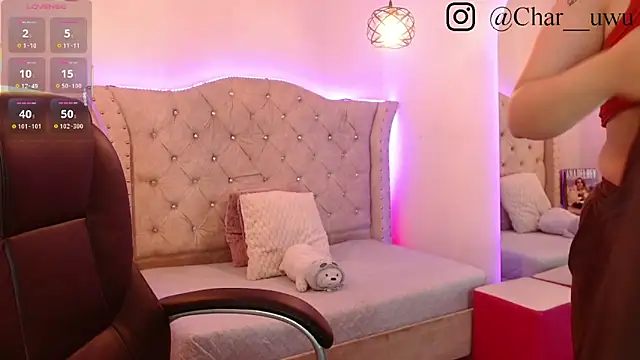 Charlotte Jones   online show from November 27, 2025, 11:34 am