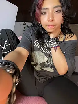 Snapshot of _Gothiccbitch_ chatting on February 6, 2025, 3:06 am Gothiccbitch online show from February 6, 2025, 3:06 am