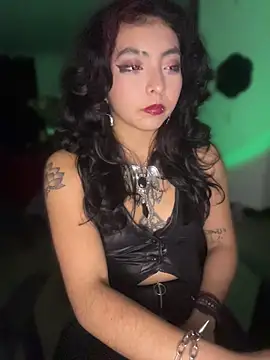 Snapshot of _Gothiccbitch_ chatting on April 23, 2026, 8:24 am Gothiccbitch online show from April 23, 2026, 8:24 am
