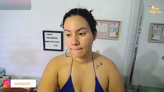 Mia  reys online show from November 3, 2025, 2:29 pm