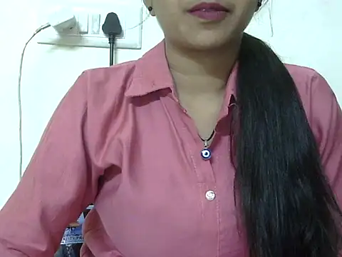 momo lov online show from October 16, 2025, 6:03 am