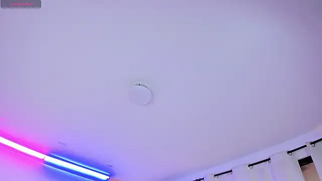 EmmaCrush online show from February 19, 2025, 8:20 pm