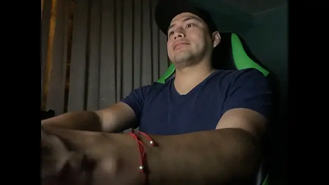 Snapshot of Allen_ibe chatting on December 20, 2024, 9:32 am Allen ibe online show from December 20, 2024, 9:32 am