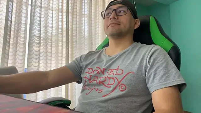 Snapshot of Allen_ibe chatting on October 20, 2025, 5:35 pm Allen ibe online show from October 20, 2025, 5:35 pm