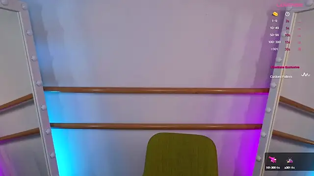 Snapshot of Hayle_Hill chatting on December 12, 2024, 1:43 am Hayle Hill online show from December 12, 2024, 1:43 am