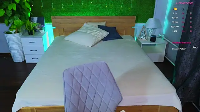 Snapshot of Hayle_Hill chatting on December 15, 2024, 1:46 am Hayle Hill online show from December 15, 2024, 1:46 am