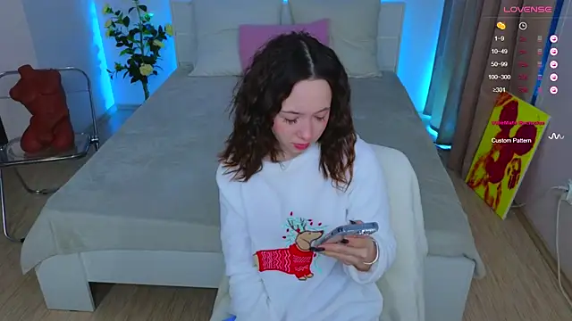 Snapshot of Hayle_Hill chatting on January 23, 2025, 5:35 am Hayle Hill online show from January 23, 2025, 5:35 am