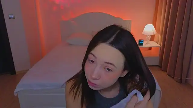 Hayle Hill online show from November 18, 2025, 1:55 am