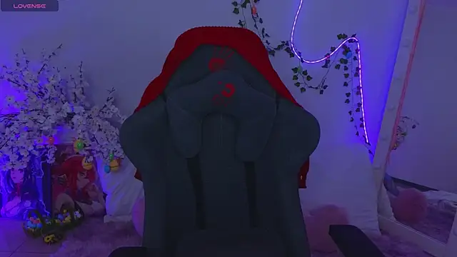 Hayle Hill online show from April 6, 2026, 12:30 am