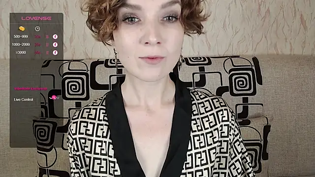 TinaWince online show from October 2, 2025, 4:41 am