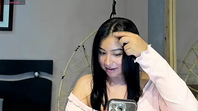  alaiasmile  online show from September 22, 2025, 4:09 pm