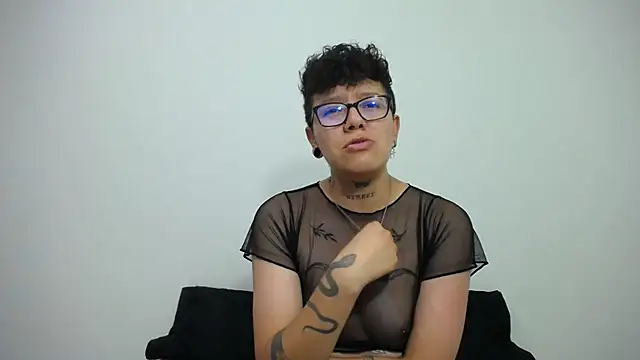Snapshot of alex_noa chatting on February 3, 2025, 7:42 pm alex noa online show from February 3, 2025, 7:42 pm