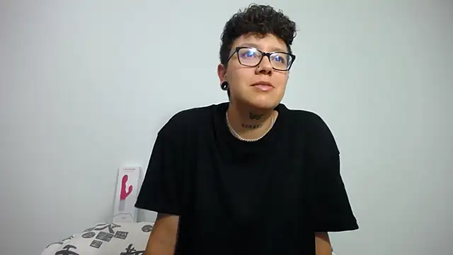 Snapshot of alex_noa chatting on February 8, 2025, 1:32 am alex noa online show from February 8, 2025, 1:32 am