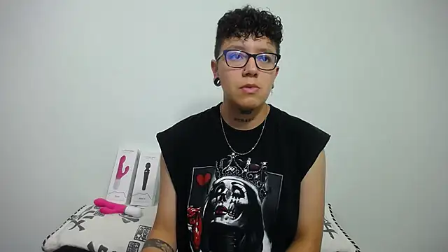 Snapshot of alex_noa chatting on February 18, 2025, 7:19 pm alex noa online show from February 18, 2025, 7:19 pm