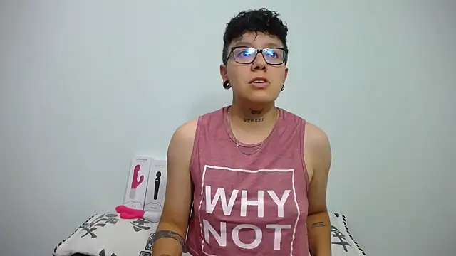 Snapshot of alex_noa chatting on February 19, 2025, 7:16 pm alex noa online show from February 19, 2025, 7:16 pm