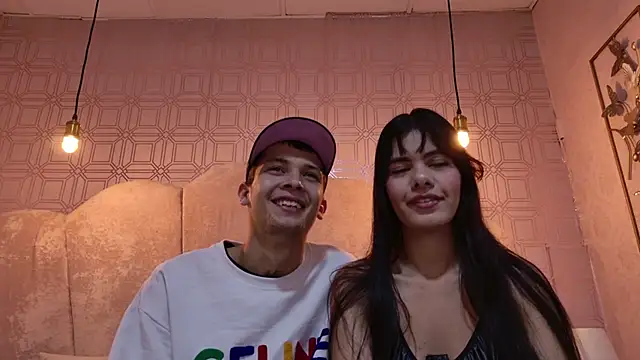 Snapshot of kendalltaylorr chatting on October 22, 2025, 12:16 pm kendalltaylorr online show from October 22, 2025, 12:16 pm