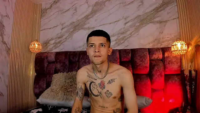 kendalltaylorr online show from April 12, 2026, 3:11 am