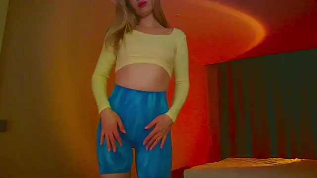 mia raspberrie online show from January 31, 2025, 2:48 am