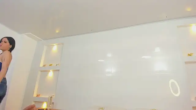 Dalia-Prada online show from April 10, 2026, 4:06 am