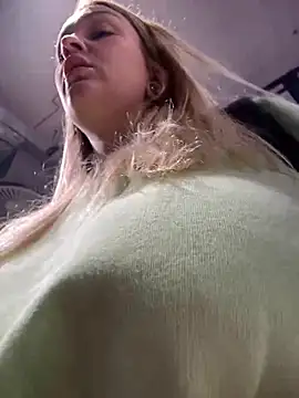 Snapshot of Teya_moon_ chatting on December 20, 2024, 9:21 am Teya moon online show from December 20, 2024, 9:21 am