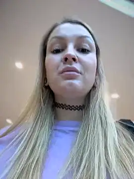 Snapshot of Teya_moon_ chatting on December 25, 2024, 9:45 am Teya moon online show from December 25, 2024, 9:45 am