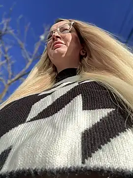 Snapshot of Teya_moon_ chatting on January 3, 2025, 11:14 am Teya moon online show from January 3, 2025, 11:14 am