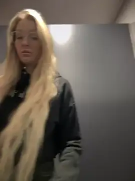 Snapshot of Teya_moon_ chatting on January 6, 2025, 11:51 am Teya moon online show from January 6, 2025, 11:51 am