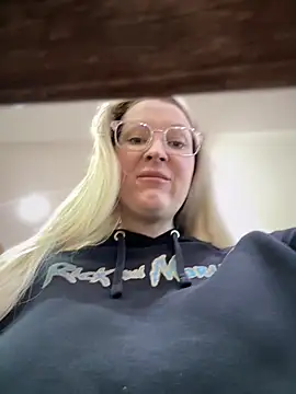 Snapshot of Teya_moon_ chatting on January 10, 2025, 11:00 am Teya moon online show from January 10, 2025, 11:00 am