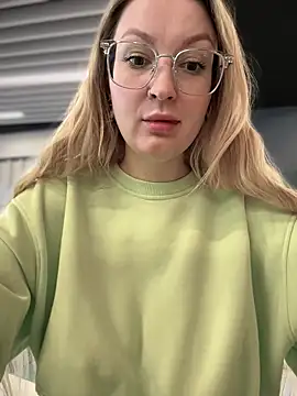 Snapshot of Teya_moon_ chatting on January 20, 2025, 11:35 am Teya moon online show from January 20, 2025, 11:35 am