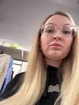 Snapshot of Teya_moon_ chatting on January 21, 2025, 10:08 am Teya moon online show from January 21, 2025, 10:08 am