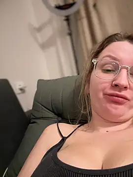 Snapshot of Teya_moon_ chatting on February 9, 2025, 6:26 pm Teya moon online show from February 9, 2025, 6:26 pm