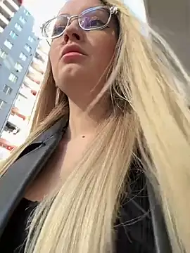 Snapshot of Teya_moon_ chatting on February 15, 2025, 11:50 am Teya moon online show from February 15, 2025, 11:50 am